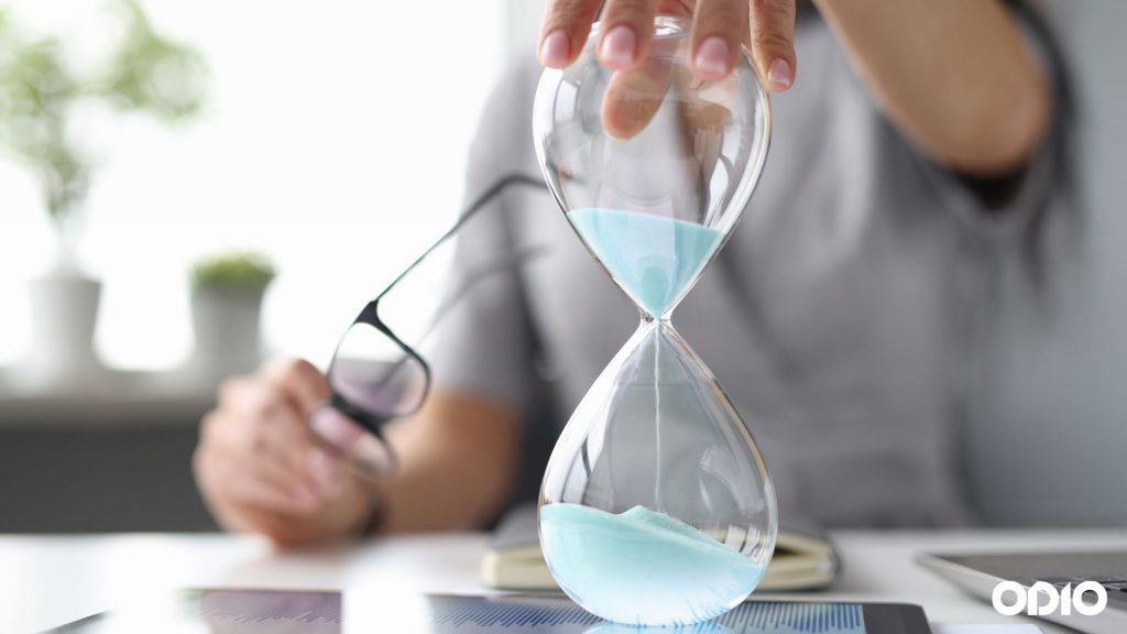 Hourglass showing importance of time in Customer service